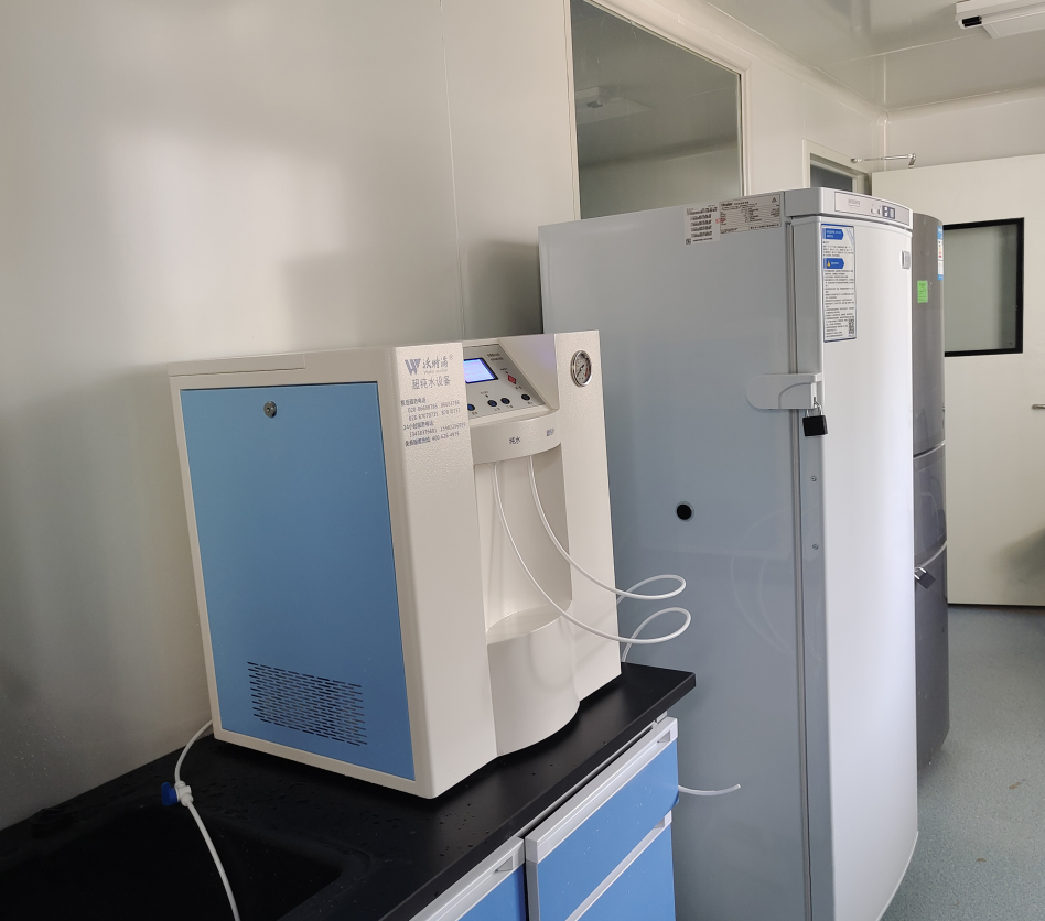 雙級反滲透實驗室(shì)超純水機 雙級反滲透實驗室超(chāo)純水機